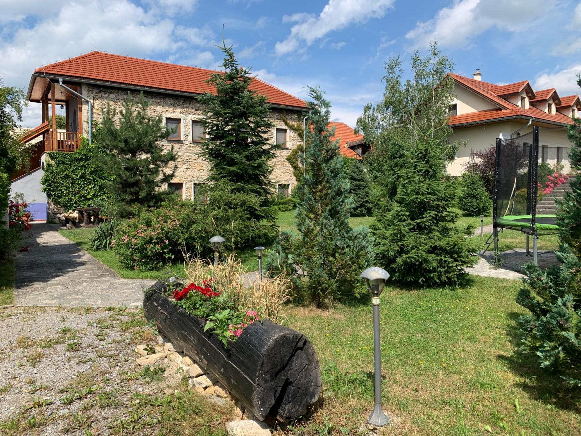 Villa Lypche Bešeňová Kültér fotó